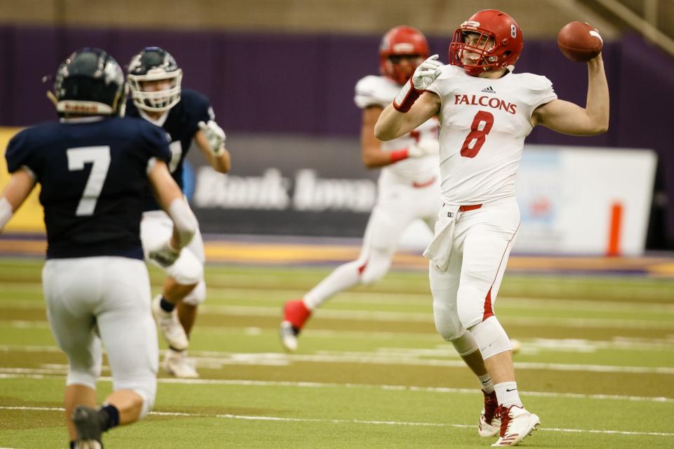 West Sioux's Hunter Dekkers passes during the Class A state final in 2017.