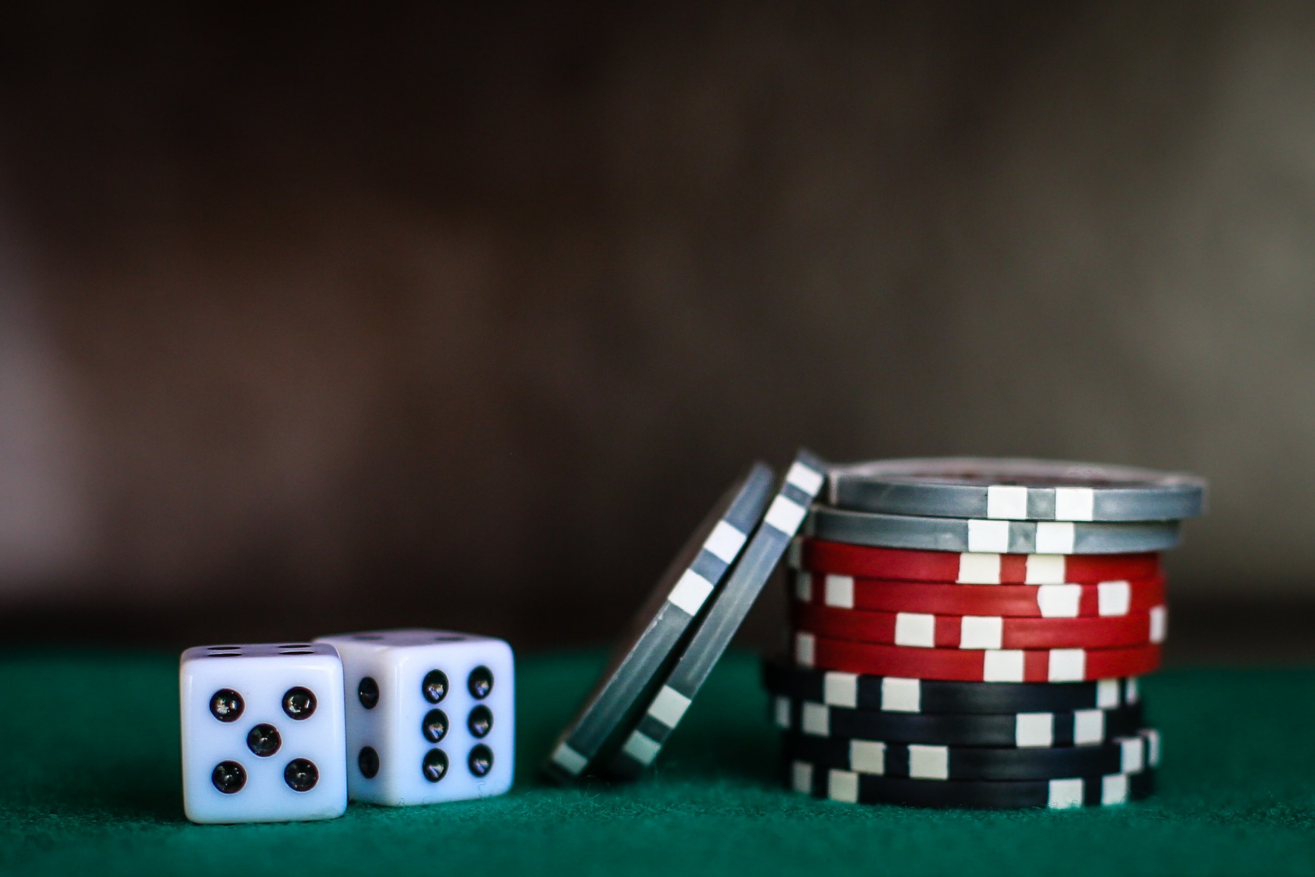 What is difference between gambling in Poland and the UK?