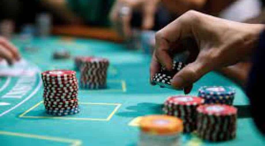 Philippines cracks down on gambling; to shut 175 offshore firms, deport 40,000 Chinese workers