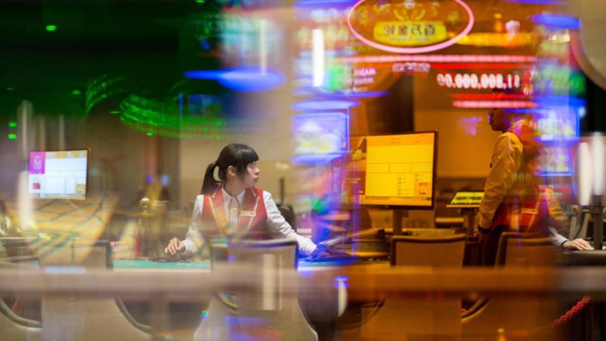 China loosens visa rules for gambling hub