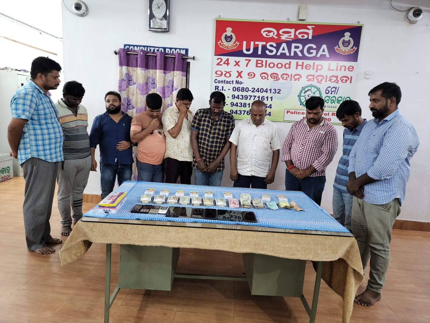 Gambling den busted; Rs 4.25L seized, 10 held