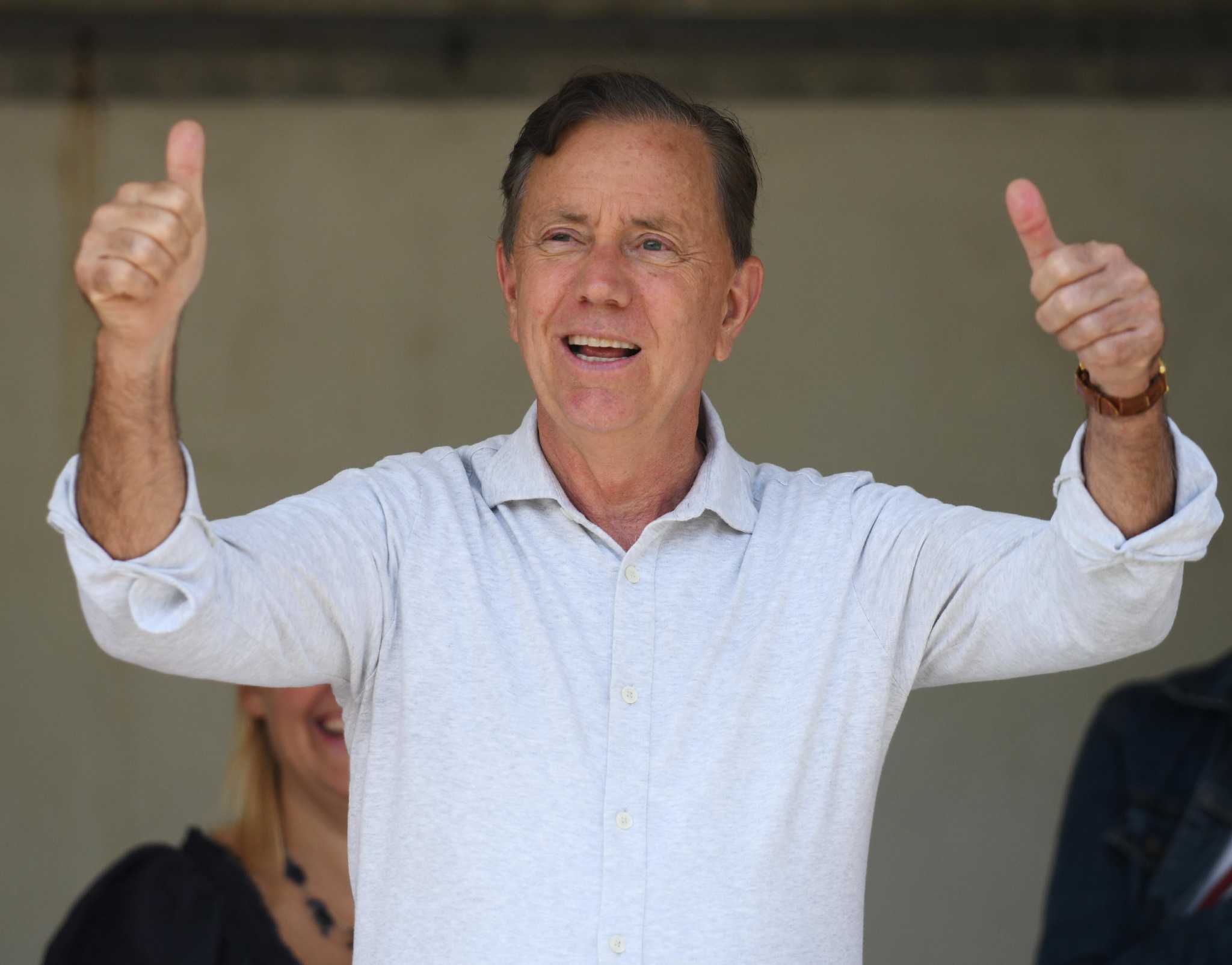 Lamont marks year of legalized sports gambling in CT with wager on Yankees: 'I'm going to win it!'