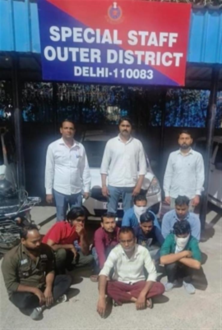 Gambling racket busted in Outer Delhi