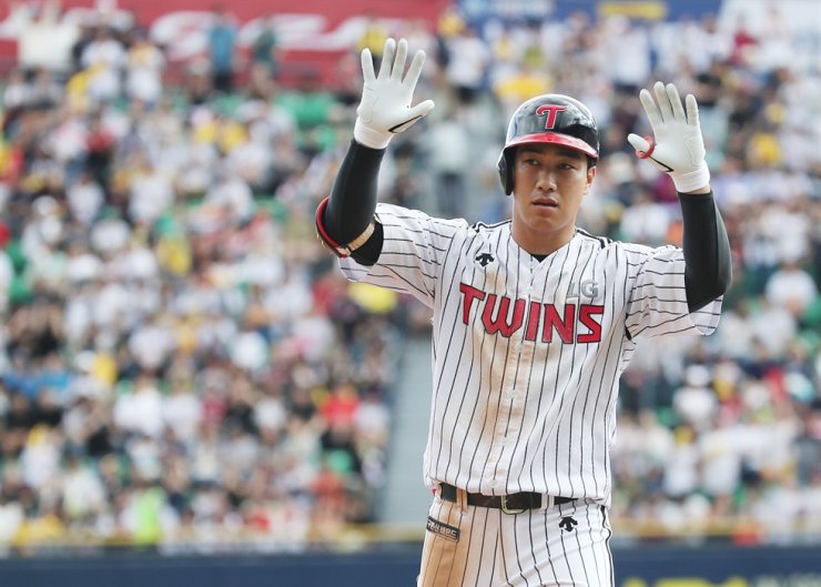 LG Twins outfielder Lee Chun-woong plays during a Korea Baseball Organization wild card game against the NC Dinos at Jamsil Baseball Stadium in Seoul, in this Oct. 3, 2019 file photo. Newsis