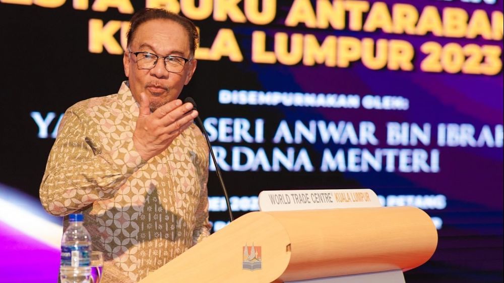 Anwar says has basis for raising gambling proceeds issue | The Malaysian Insight