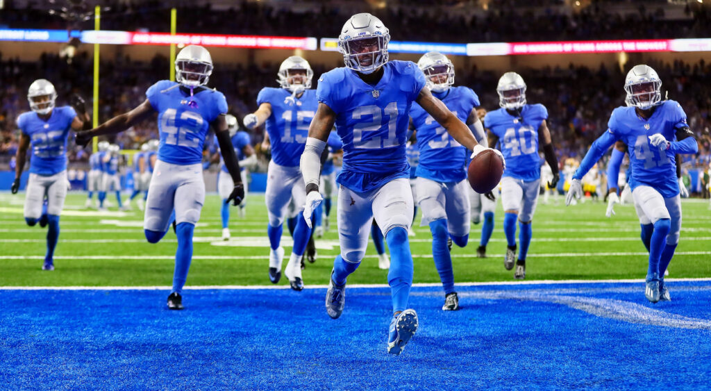 Detroit Lions players celebrate touchdown