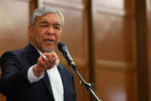 Gambling fund: 'Why does Muhyiddin wants to sue me?' â Zahid