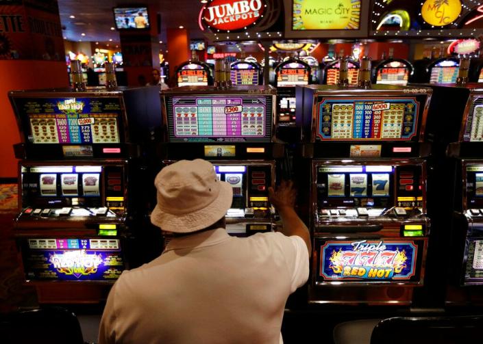 Gambling is legal in Florida but only tribal casinos can have slot machines. Here's a list