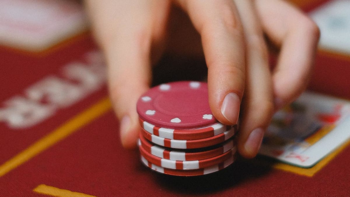 Tourist gets 6 monthsâ jail for stealing friend's S$29,000, gambling it all away at Marina Bay Sandsâ casino