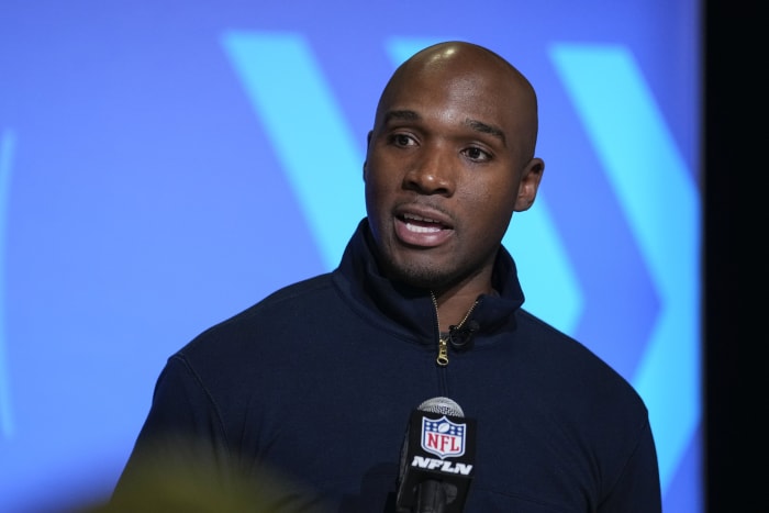 DeMeco Ryans on educating Texans players about NFL gambling policy: âMy advice to our guys is just stay away from itâ