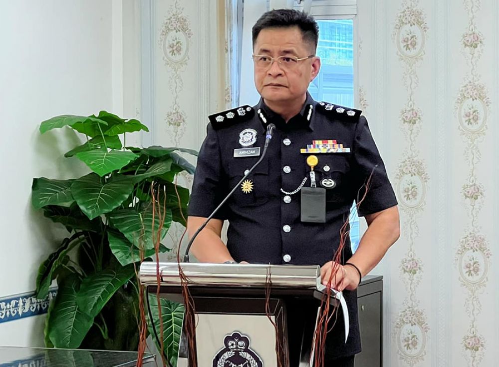 Police nab 13 foreign nationals for online gambling | The Malaysian Insight