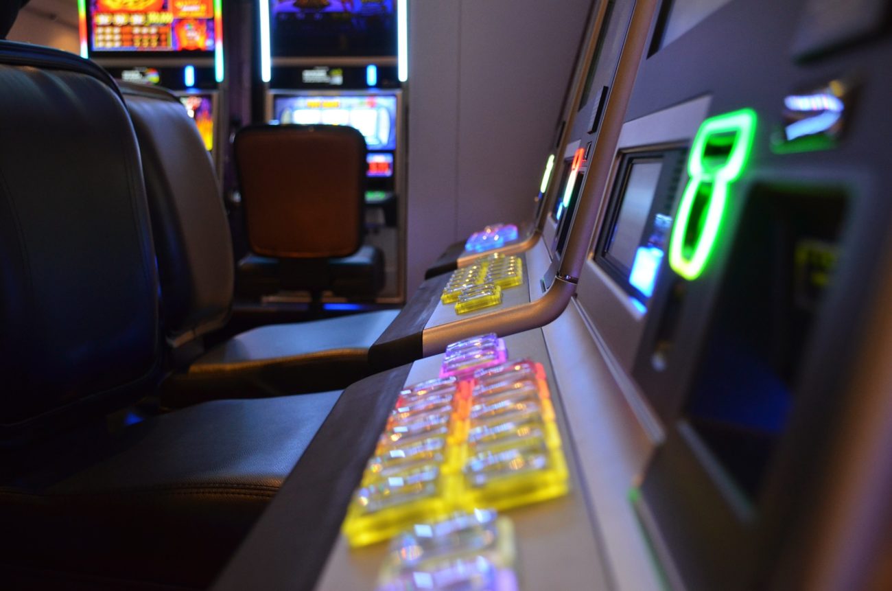 Research links late-night pokies play to problem gambling in NSW