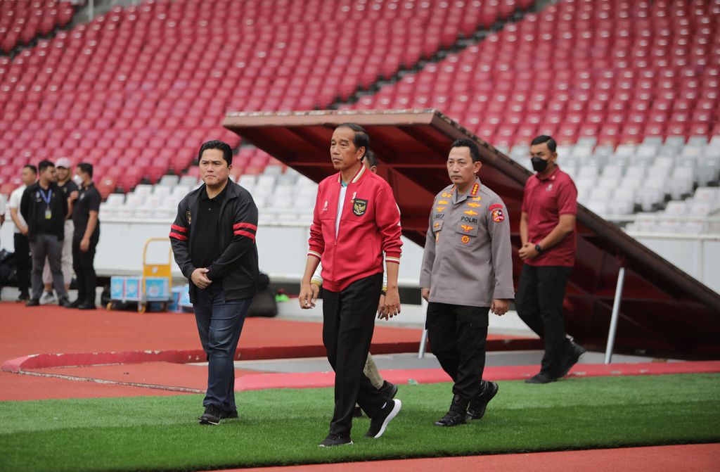 President Joko Widodo, accompanied by the Chairman of PSSI Erick Thohir and the Chief of Police General (Pol) Listyo Sigit Prabowo, was present at the Main Stadium of Gelora Bung Karno, Jakarta, on Saturday (1/4/2023).