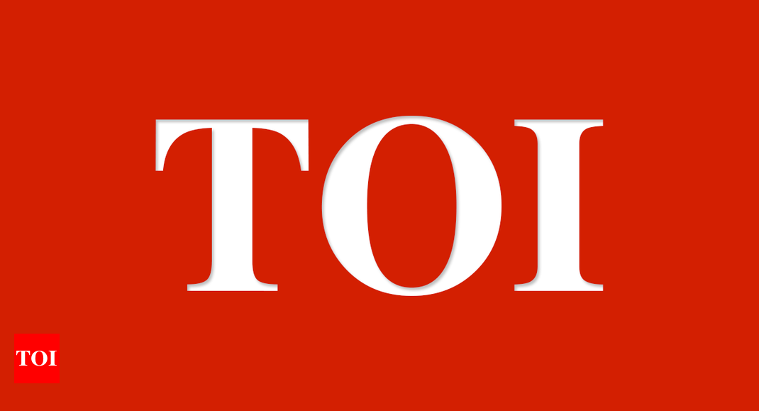 1.3l Seized At Gambling Den, Two Nabbed | Kolkata News - Times of India