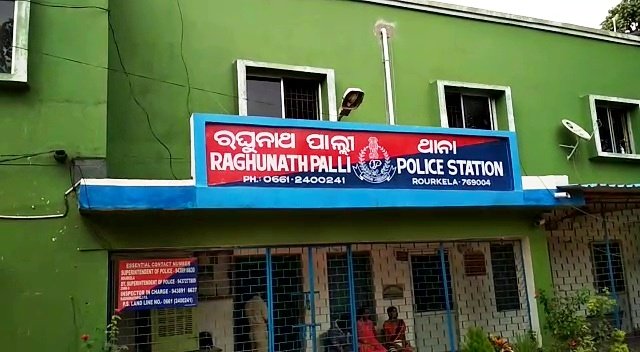 8 arrested as police bust gambling racket in Rourkela