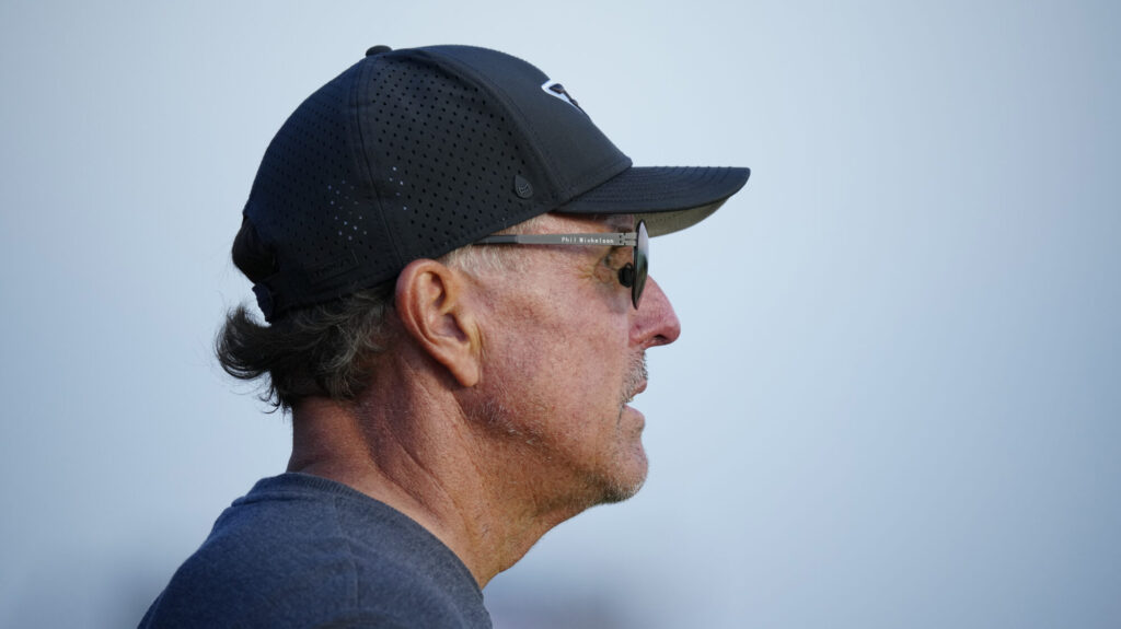 ASU alumnus Phil Mickelson says he's addicted, but not gambling