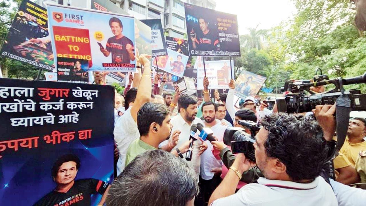 Mumbai: Sachin Tendulkar bats for gambling game app, protesters seek return of the Bharat Ratna