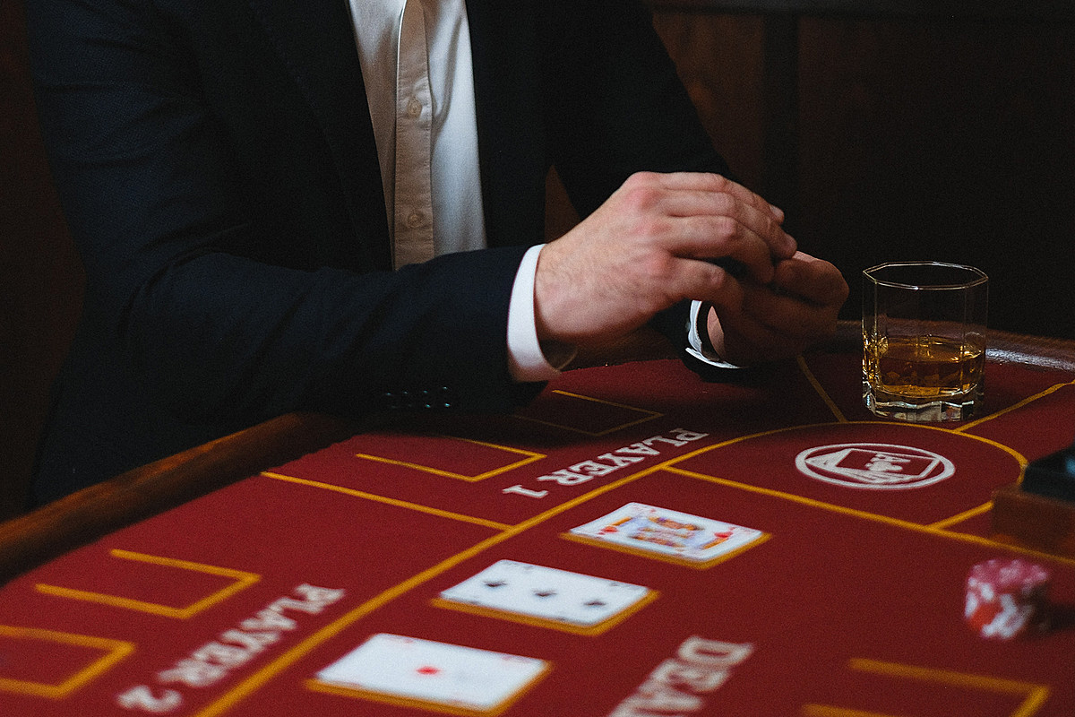 Playing with Class: Navigating Refined Etiquette in Gambling