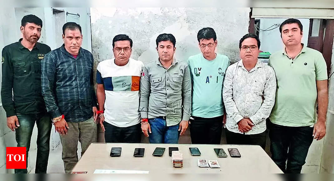 Seven Textile Traders Arrested From Hotel Room For Gambling | Surat News - Times of India