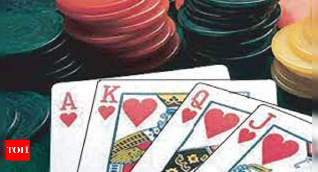 Cops in Maharashtra's Parbhani caught gambling in barracks, six suspended | Aurangabad News - Times of India