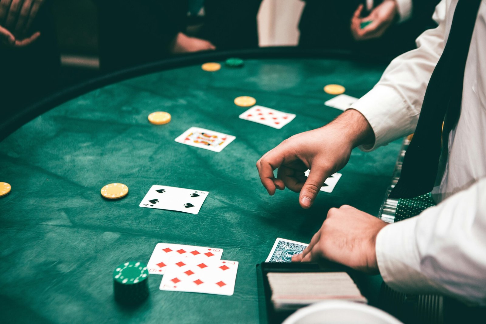 Online Casino Gambling: Skill or Luck? - Irish Boxing