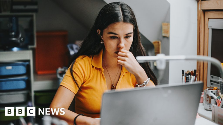 Cryptocurrency: Treat investing as gambling, MPs say - BBC.com