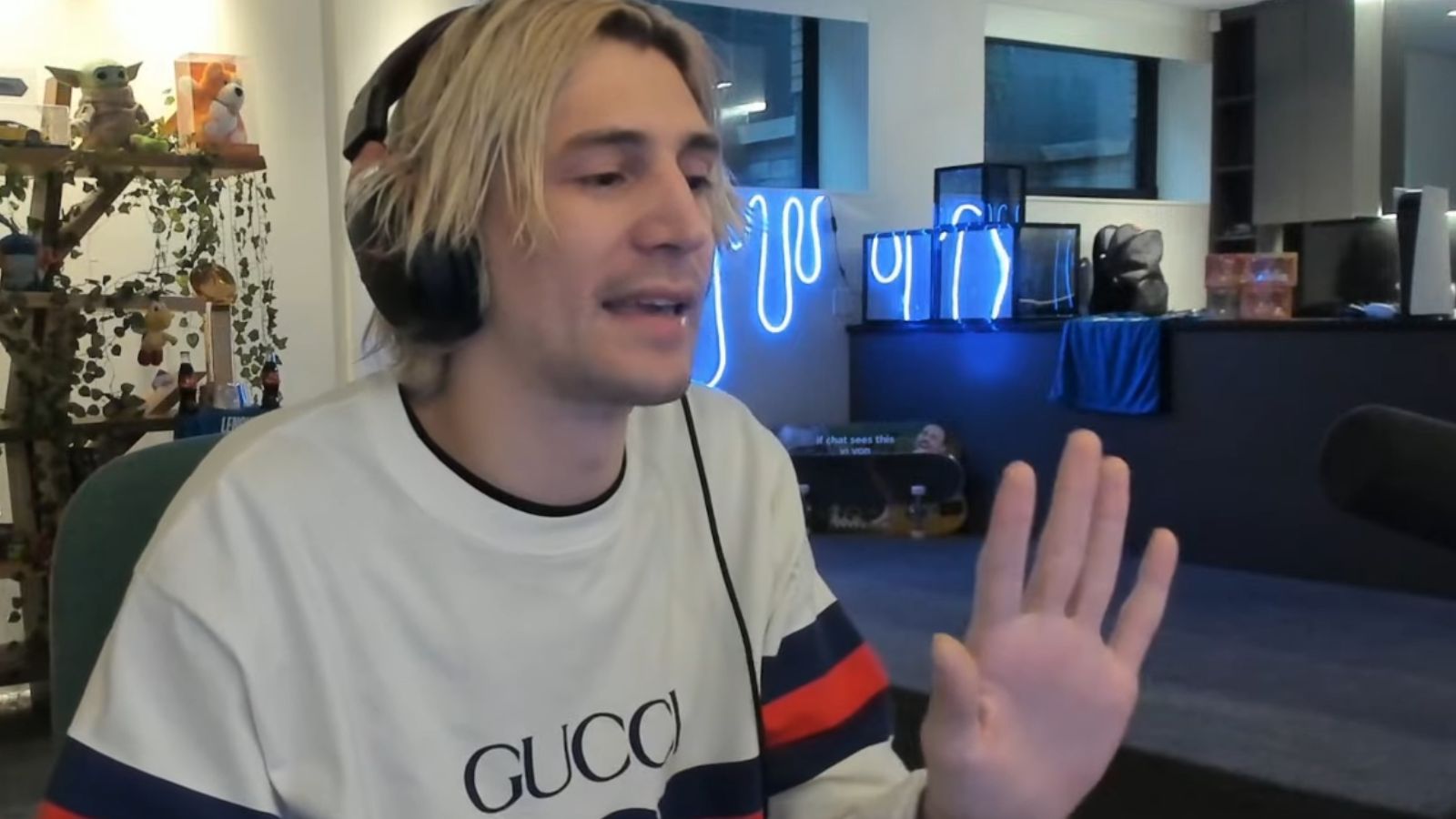 xQc âdragged outâ of Montreal casino over old gambling addict claims - Dexerto