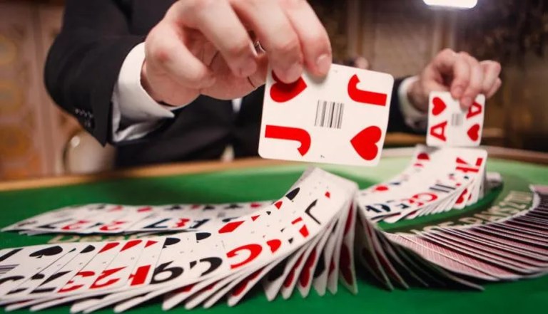 Playing Your Hands Against a Dealerâs 7 Upcard