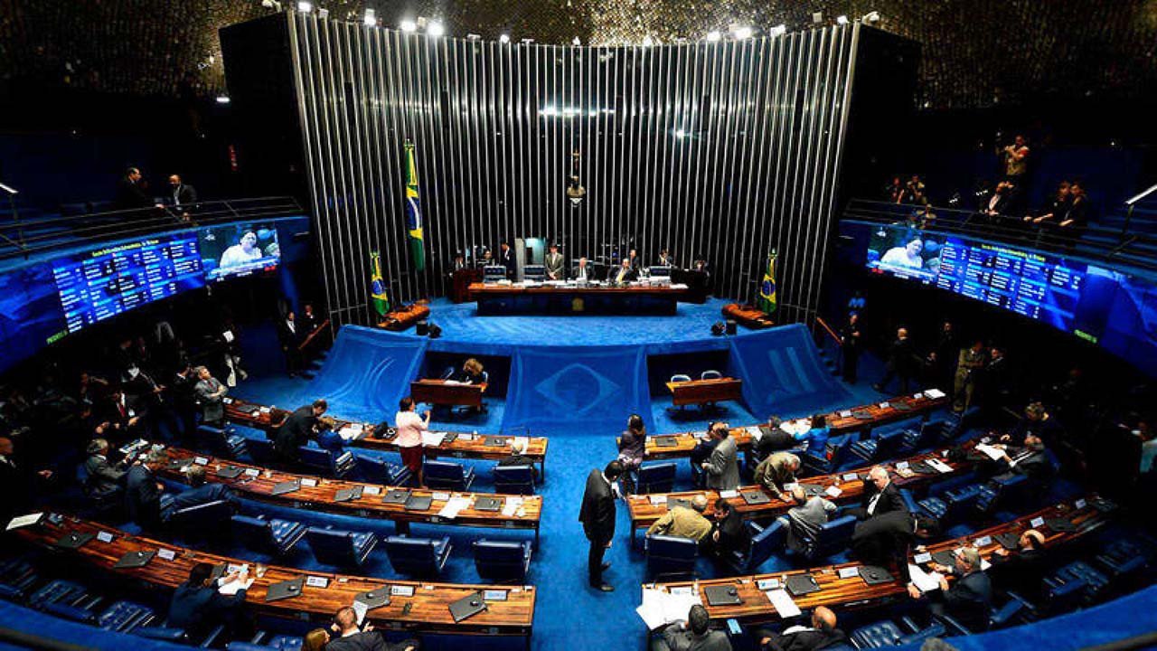 Brazil president signs into law regulation of sports betting and online gambling | Yogonet International