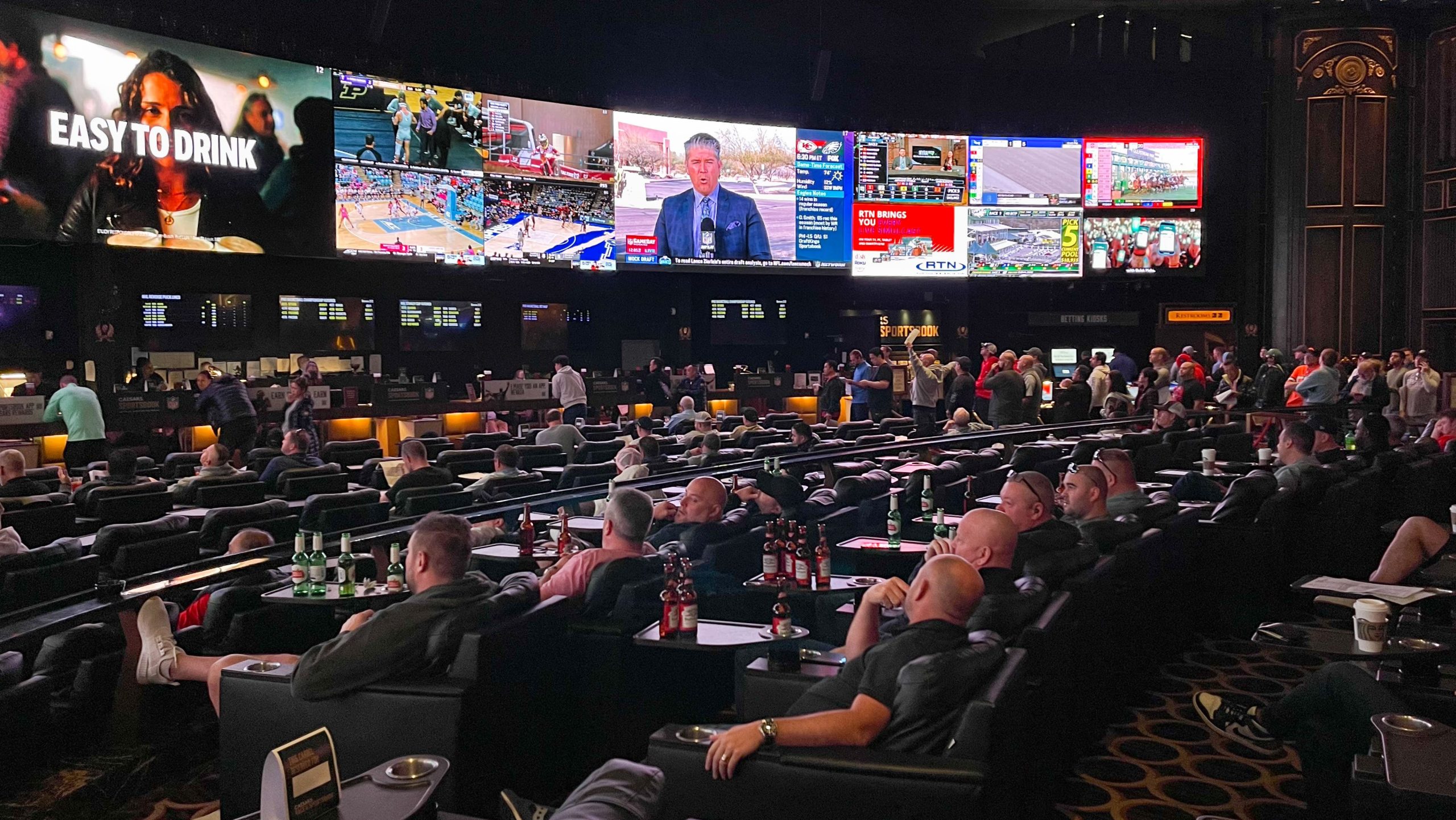 Sports betting boom sees rise in gambling addiction - Marketplace