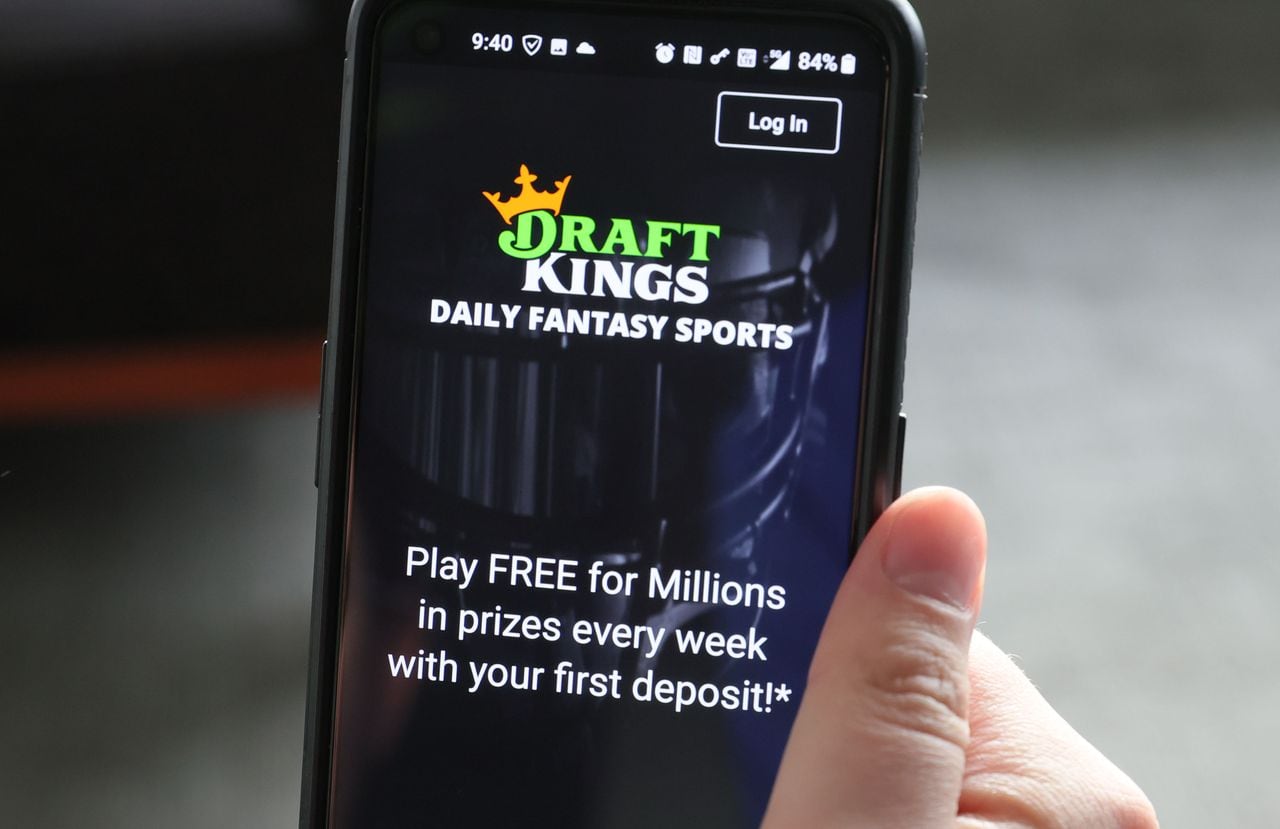 Big gambling player DraftKings to expand with $750 million deal