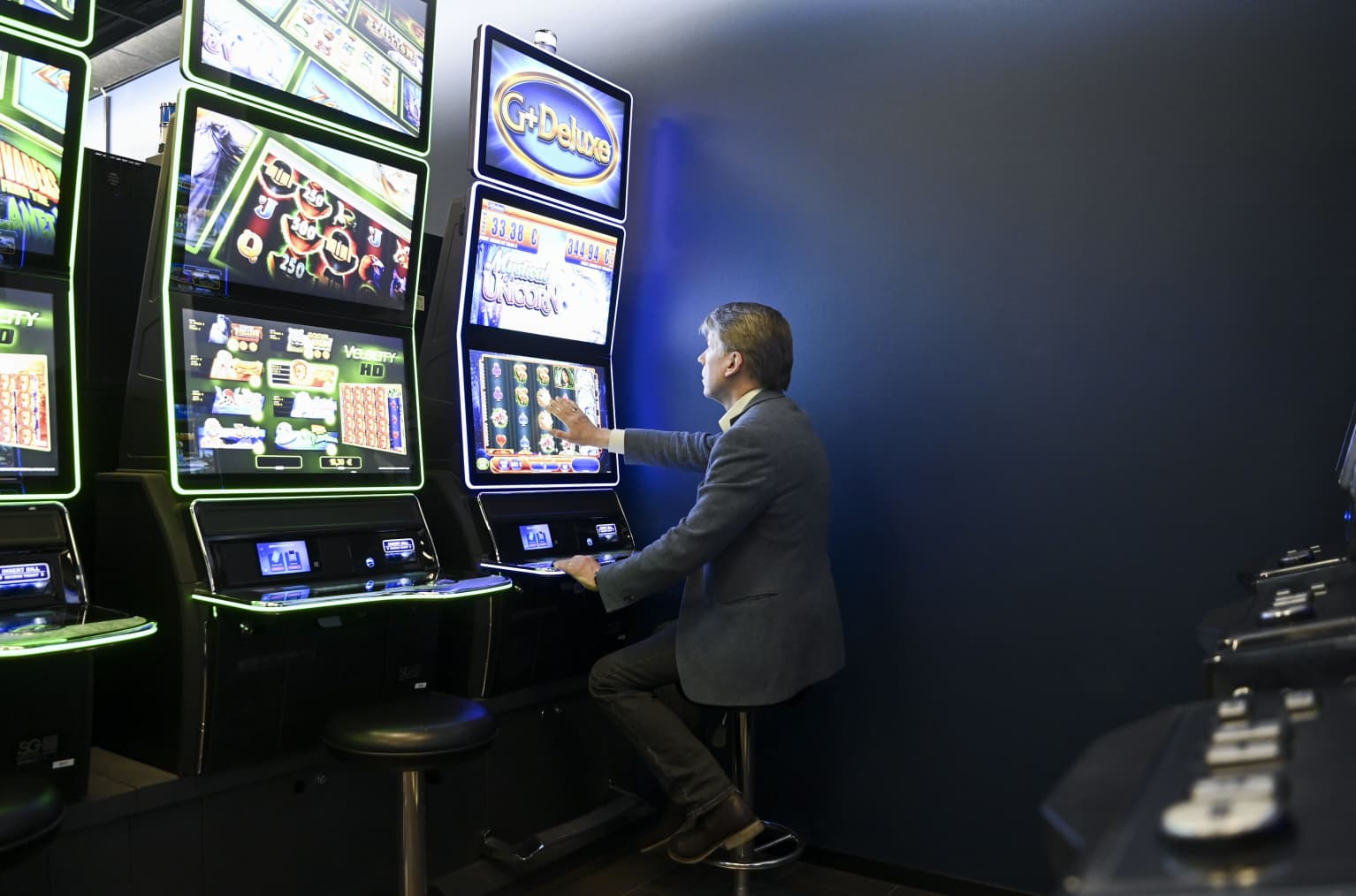 Gambling problems rise despite decline in players