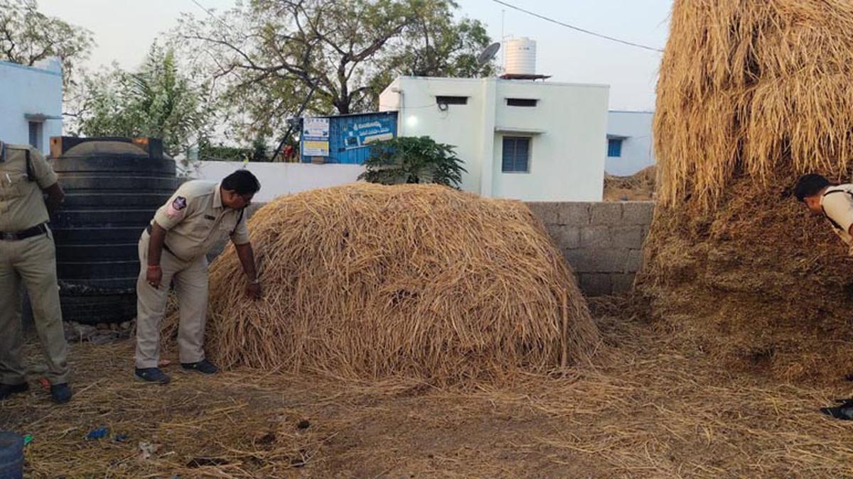 Head constable among 17 held for gambling in Anantapur