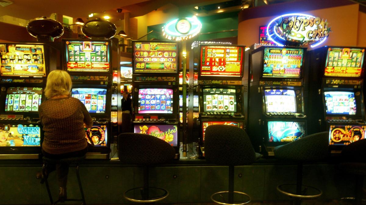 Huge changes coming to laws around pubs and pokies