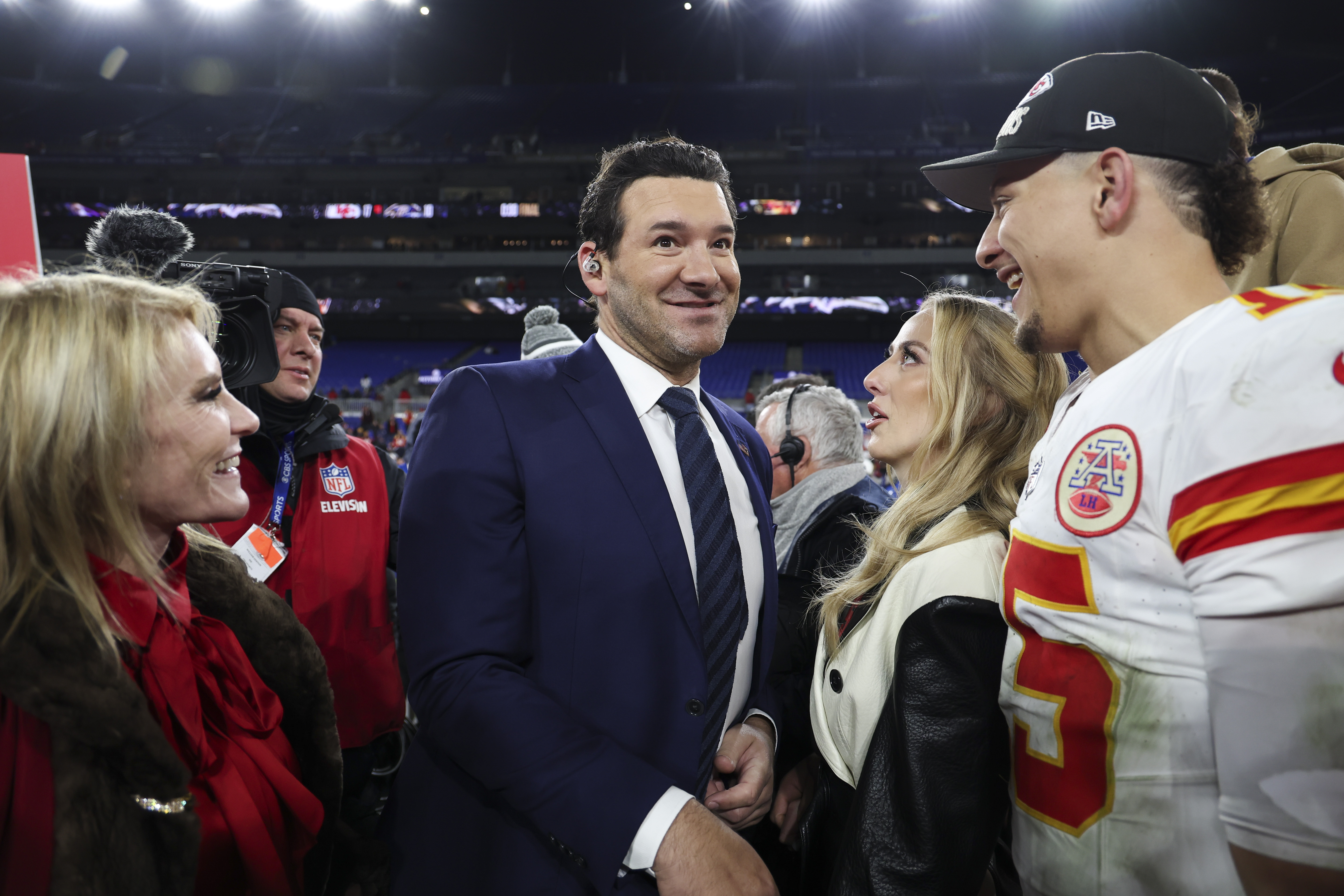 Tony Romo can't believe how many people are betting on Patrick Mahomes to win another Super Bowl