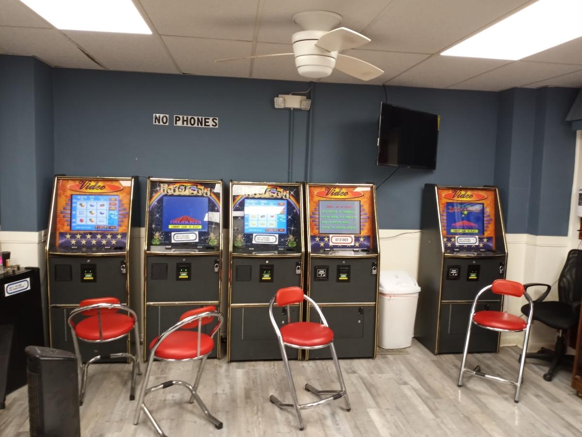 Akron police say they busted illegal gambling den in Kenmore