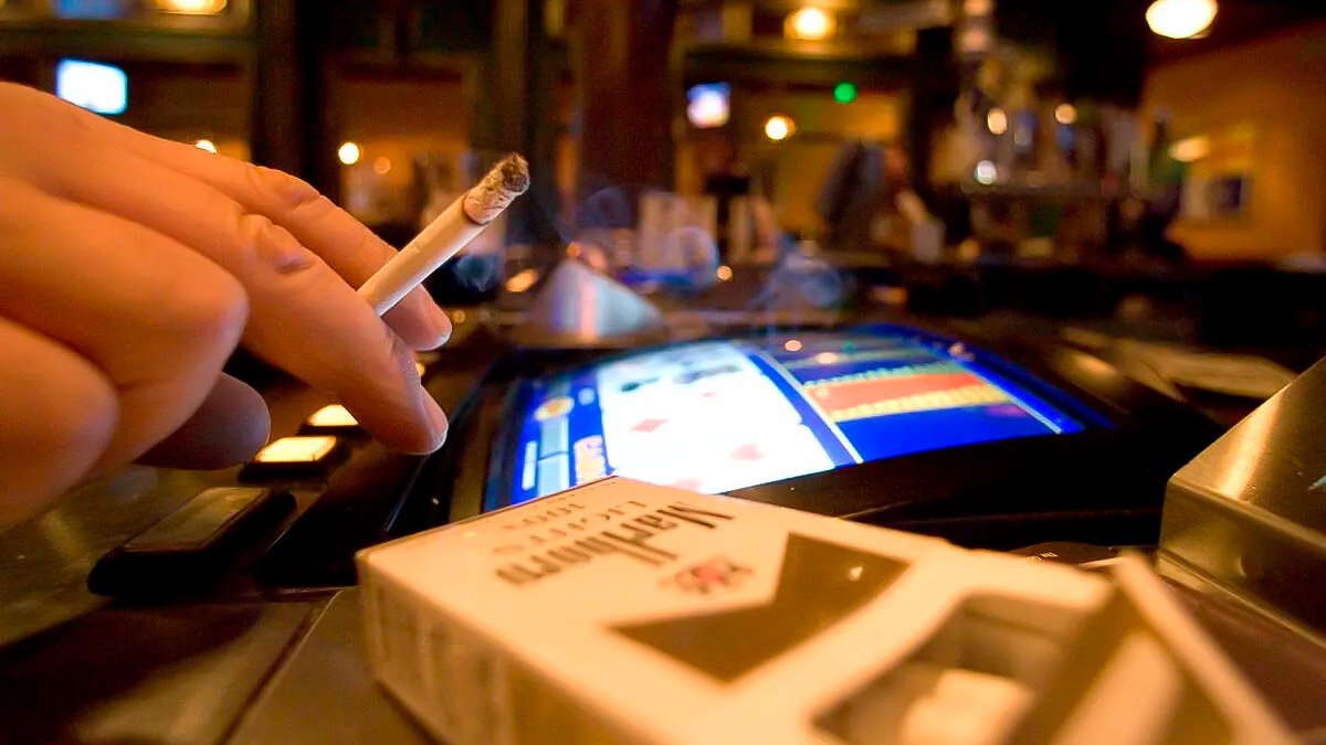 Casino smoking opponents seeking to enlist investors of gambling companies for support | Yogonet International