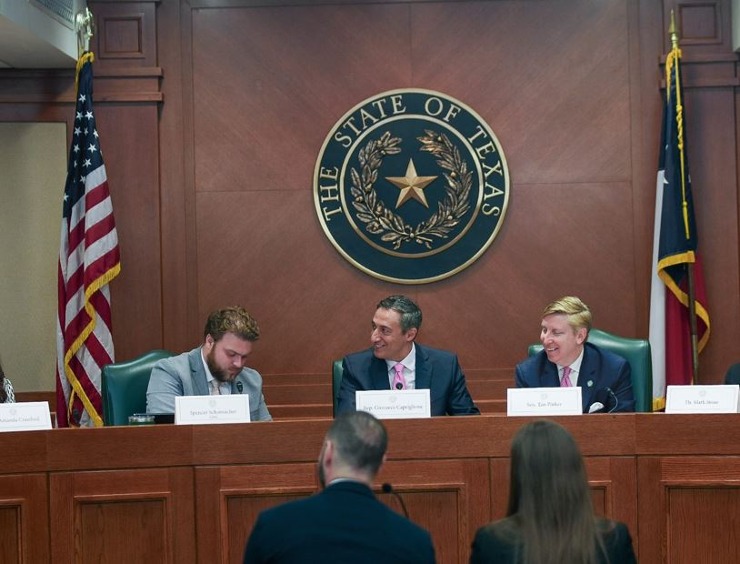 Texas Poll Reveals Support For Online Sports Gambling, Split On Sportsbooks At Stadiums