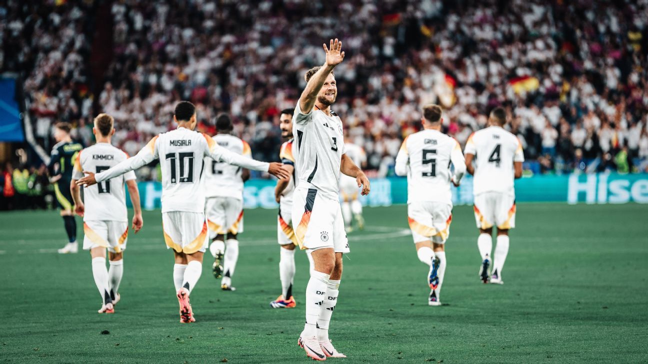 Duitsland nipt groepshoofd, Hongarije wint in honderdste minuut
