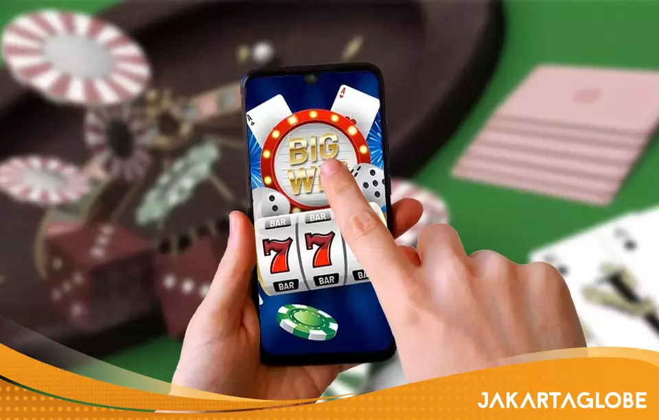 Jokowi Vows Massive Crackdown on Online Gambling