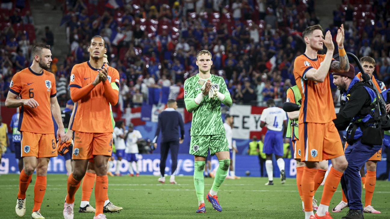 Oranje verzekert zich van achtste finales na nederlaag Albanië