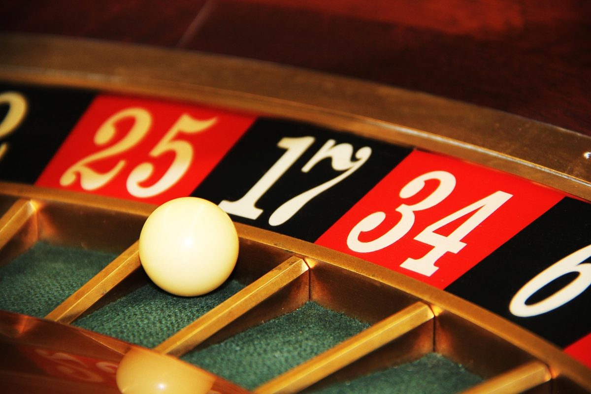The Evolution of Gambling: A Brief History of Slot Machines, Casinos, and the Online Casinos