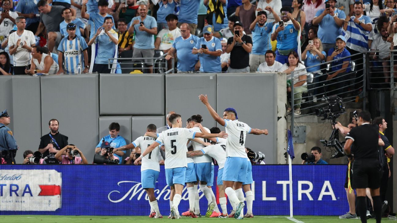 Uruguay met één been in kwartfinale Copa América, Panama verslaat Team USA