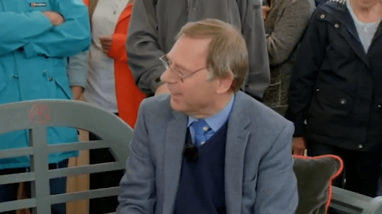 'I need a bodyguard!' says Antiques Roadshow guest after learning value of box