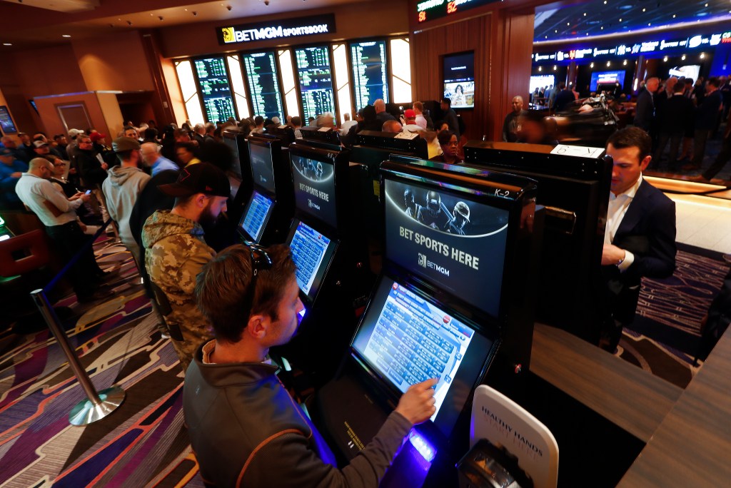 Michigan offers new option for help with problem gambling