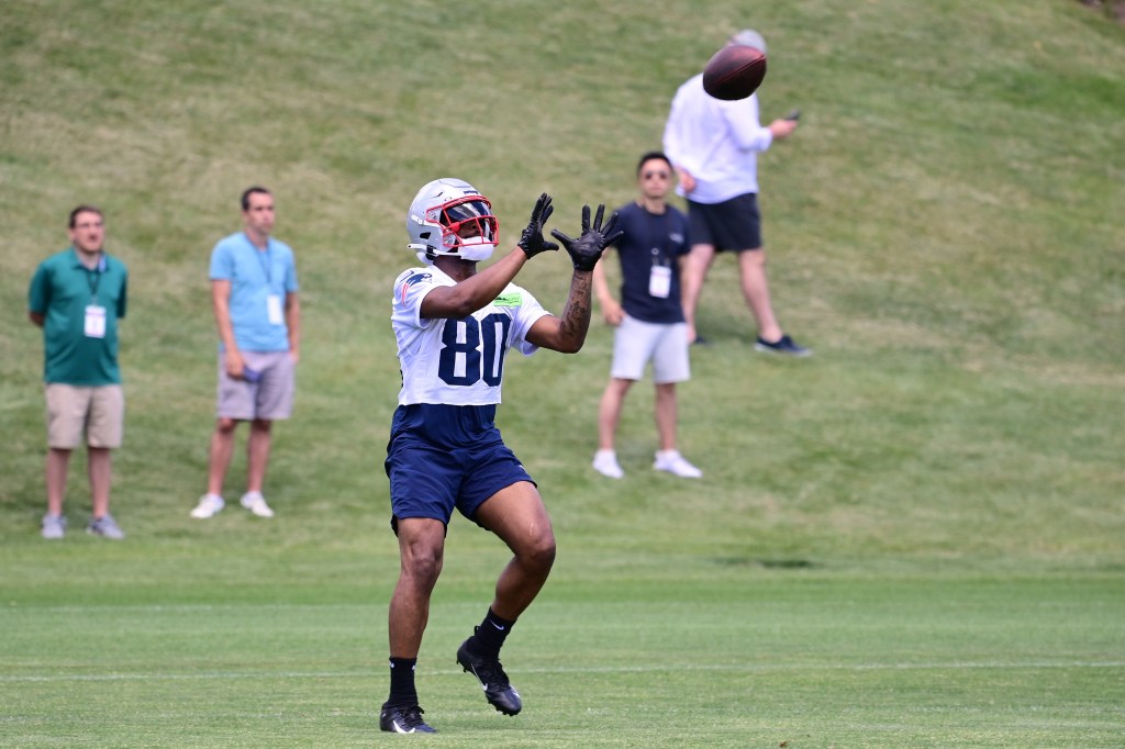 New England Patriots wide receiver Kayshon Boutte (80) makes a catch at minicamp at Gillette Stadium.