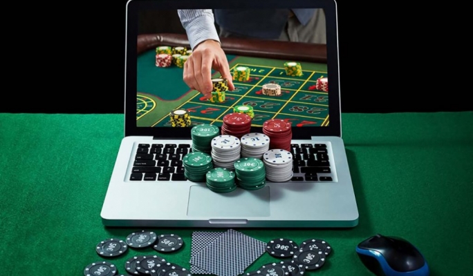 The benefits and risks of gambling online