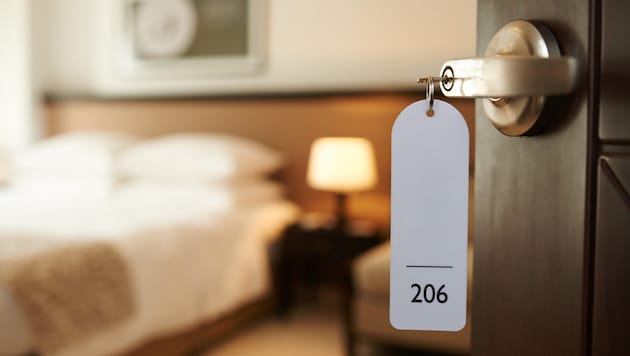 The crime took place in a hotel (symbolic image). (Bild: DragonImages - stock.adobe.com)